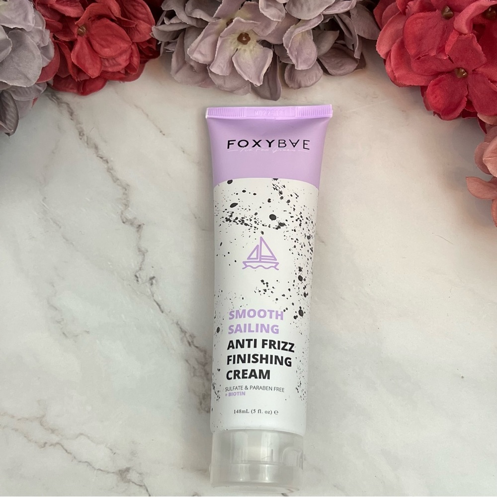 FoxyBae Smooth Sailing Anti Frizz Finishing Cream - Picture 2 of 6